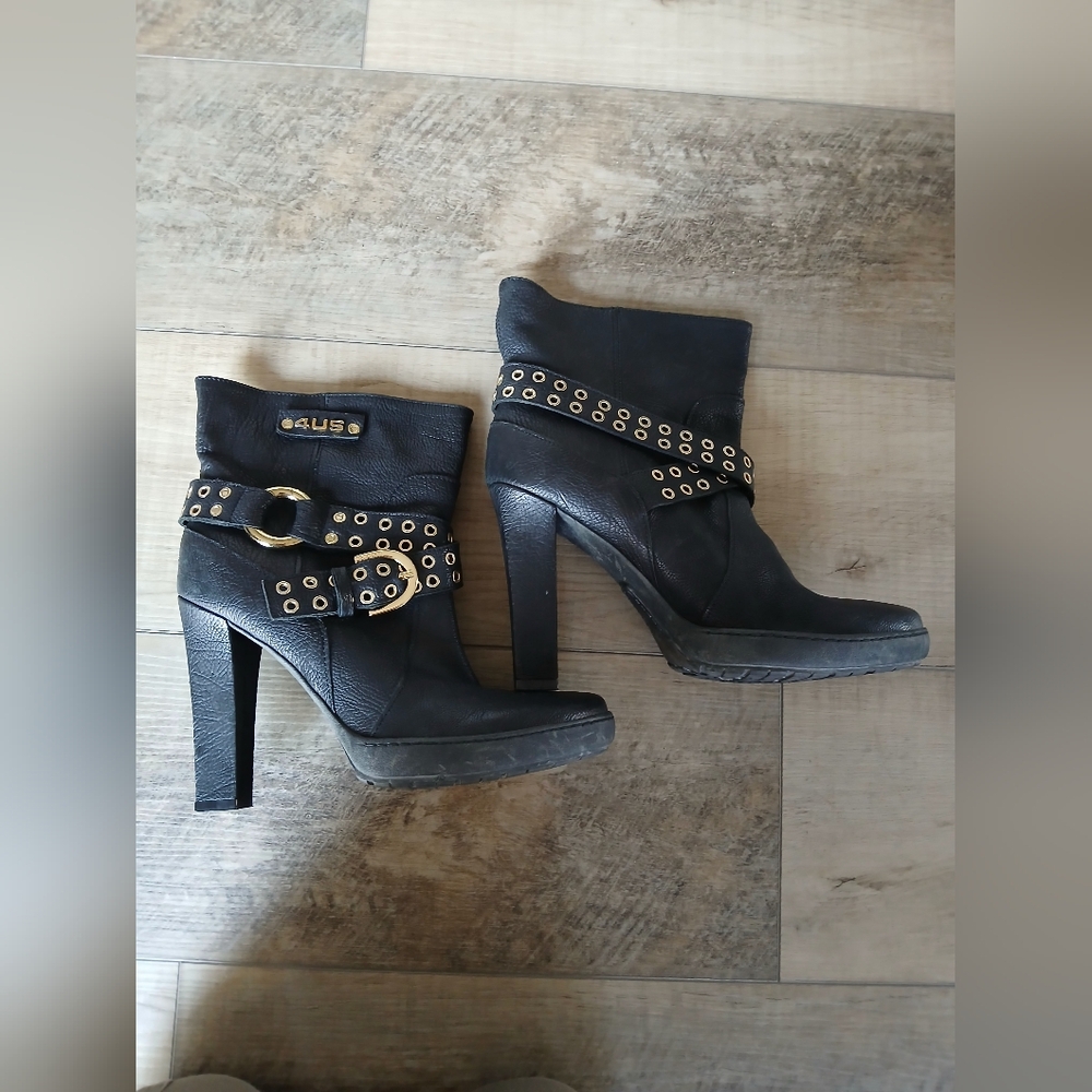 Cesare Paciotti 4 US boots. Size 40